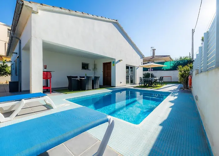 Llevantpicafort Villa *