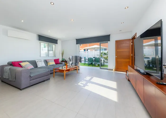 Llevantpicafort Villa *