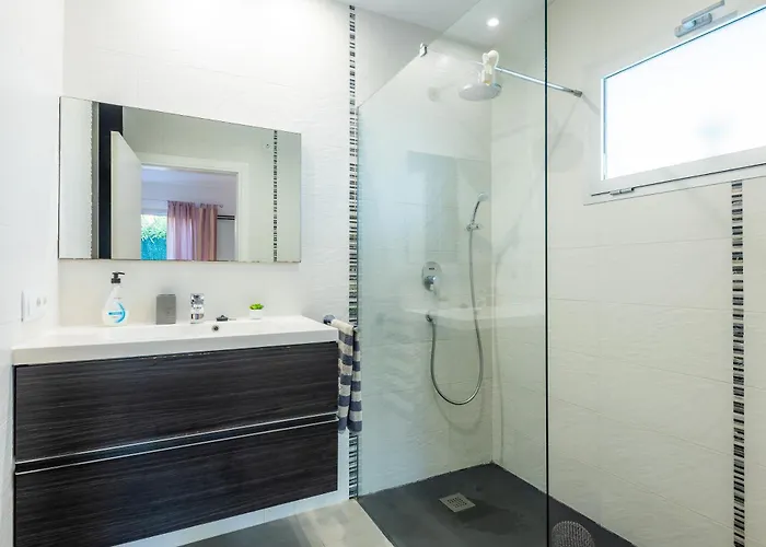 Llevantpicafort Villa *